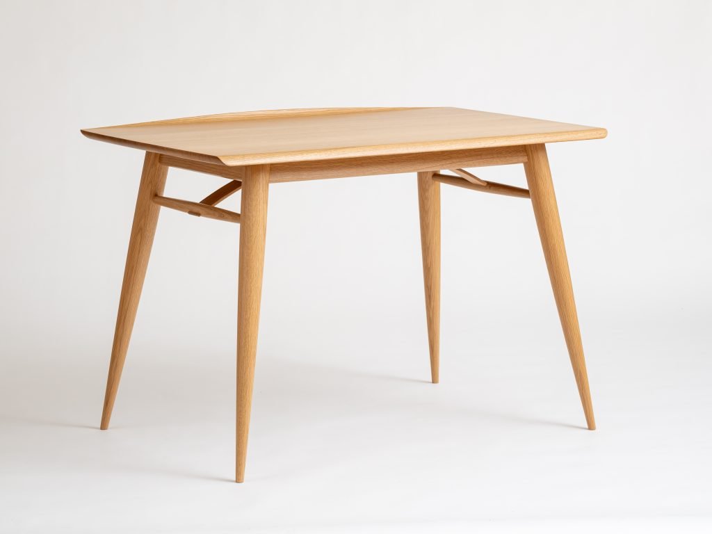 Aled Lewis | Machynlleth, Wales. Llifo, 2025. White oak. 43” x 28” x 29”. $13,500.